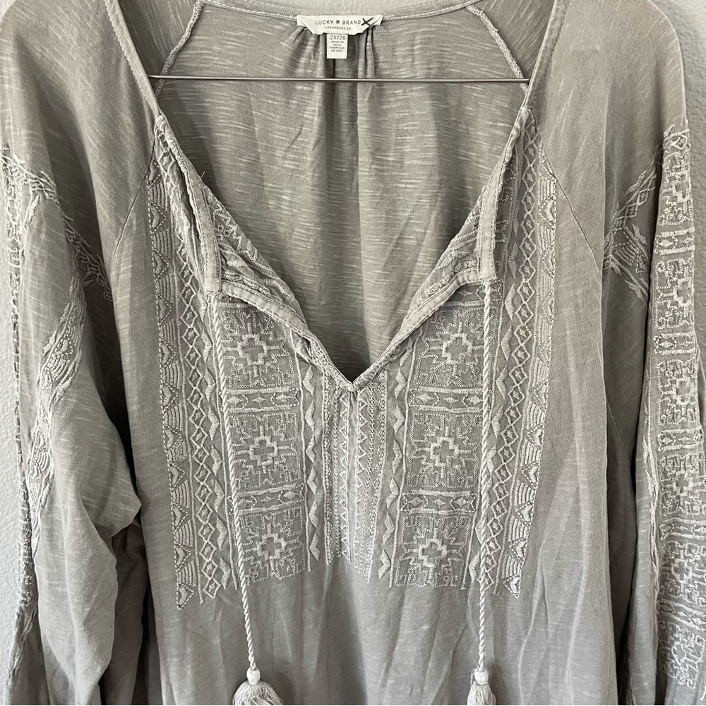 Lucky Brand Light Gray Tunic with White Embroidery - Picture 3 of 8